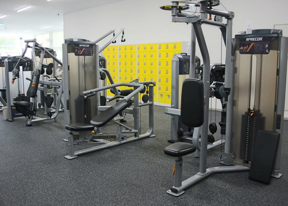 シナジム加西古坂店館内